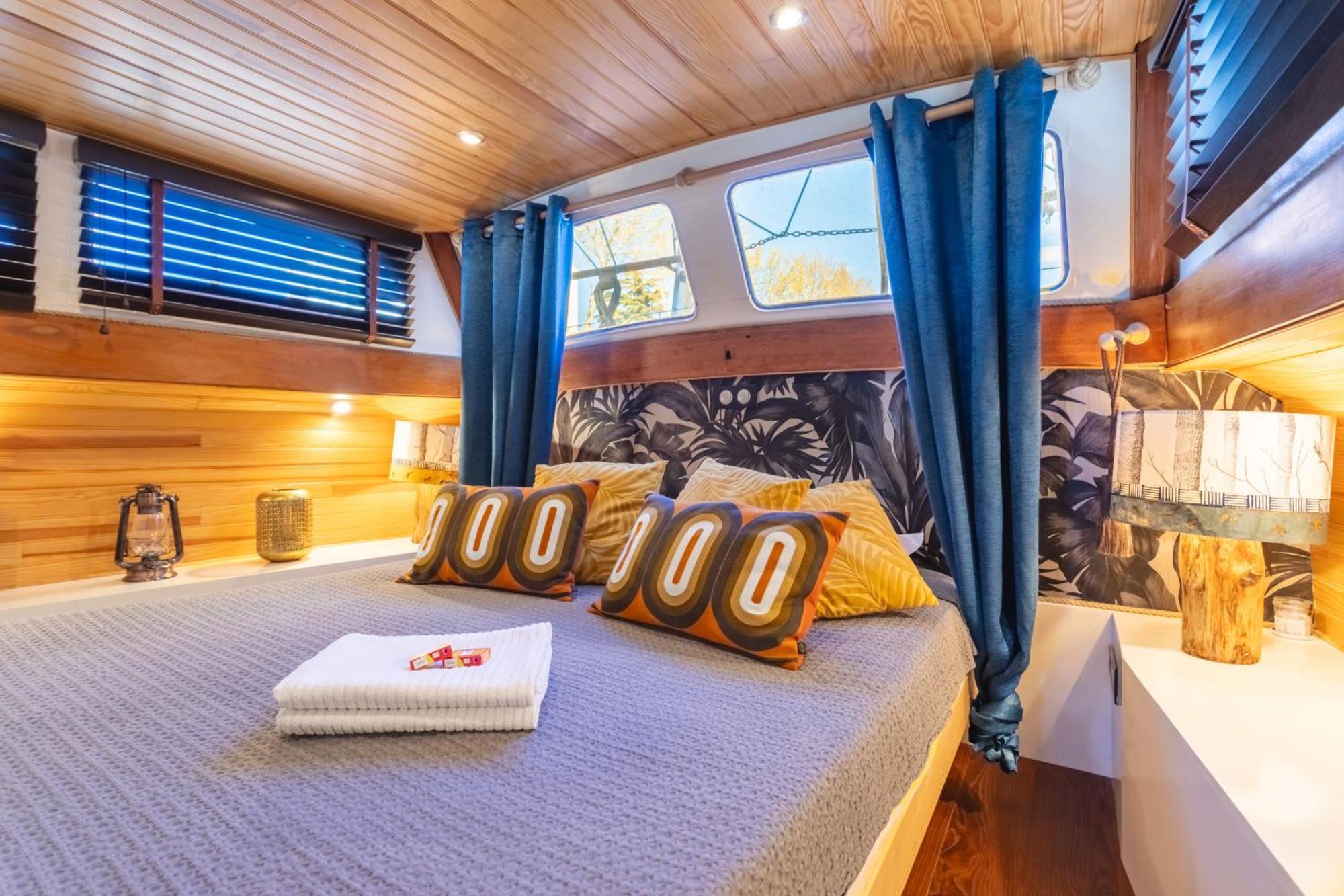 Bateau Le Nubian Hotel Narbonne Exterior foto
